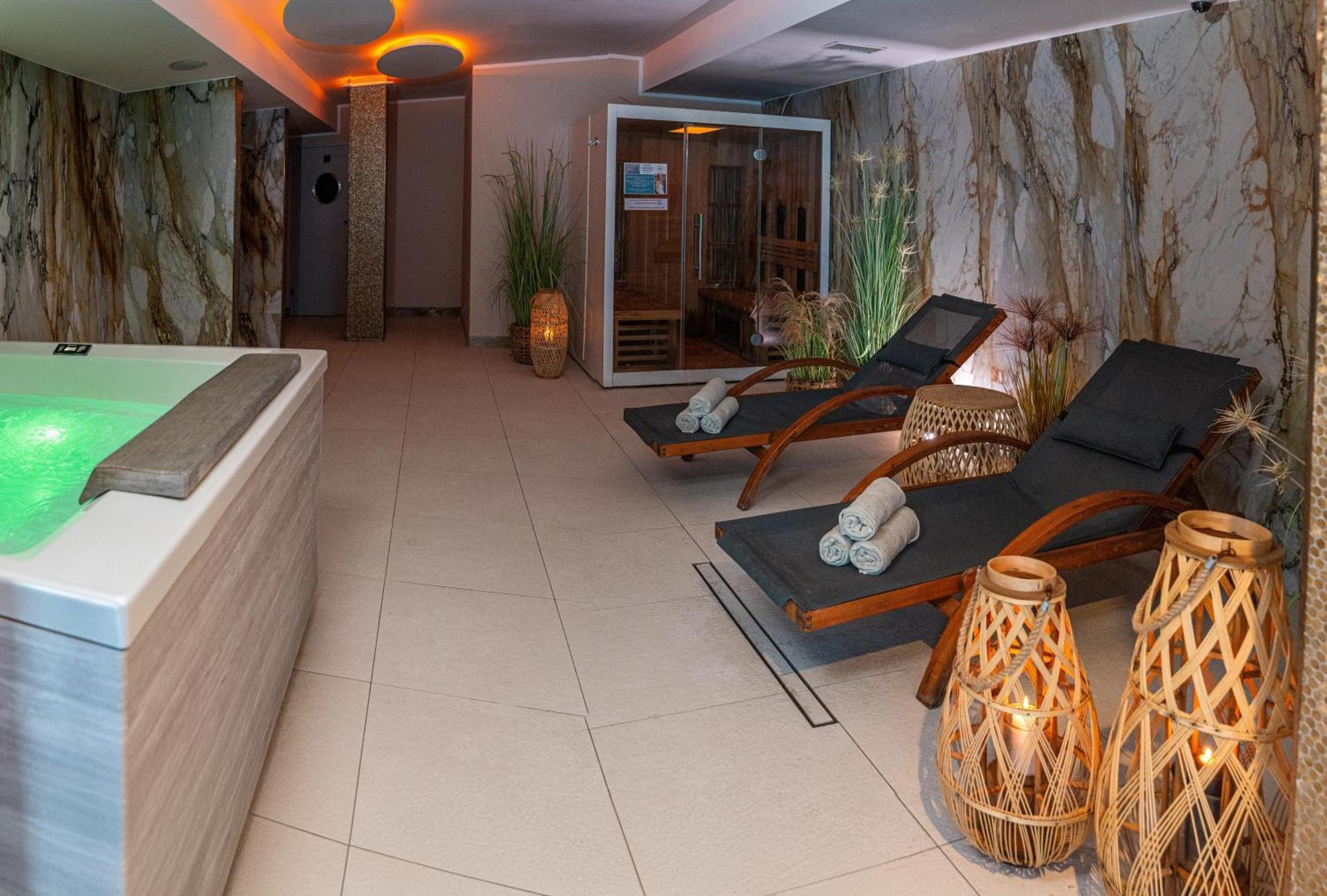 Hotel Szafir ยาสต์เชอเบีย กูรา ภายนอก รูปภาพ